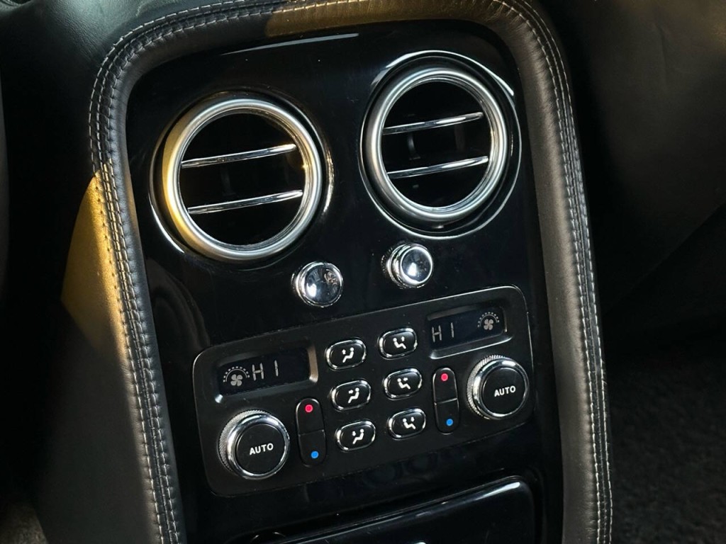 2008 Bentley Continental Image 25