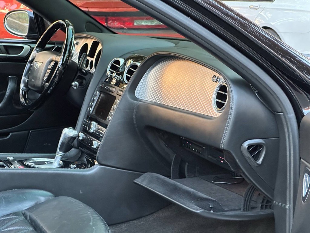 2008 Bentley Continental Image 32