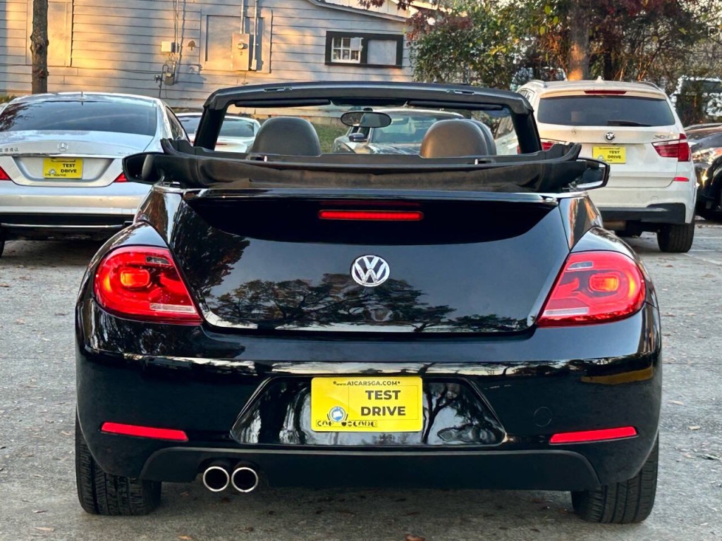 2013 Volkswagen Beetle Image 6