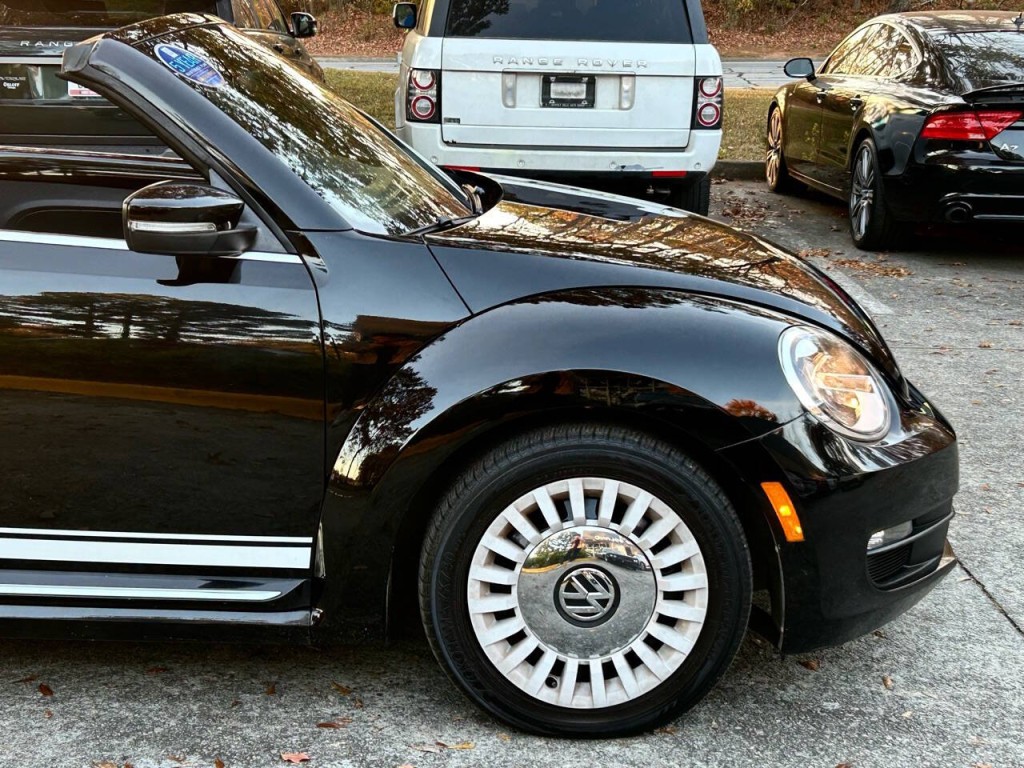 2013 Volkswagen Beetle Image 9