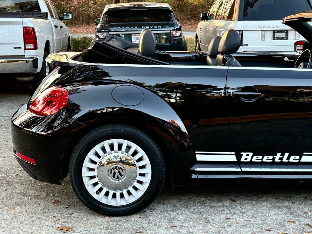 2013 Volkswagen Beetle Image 22