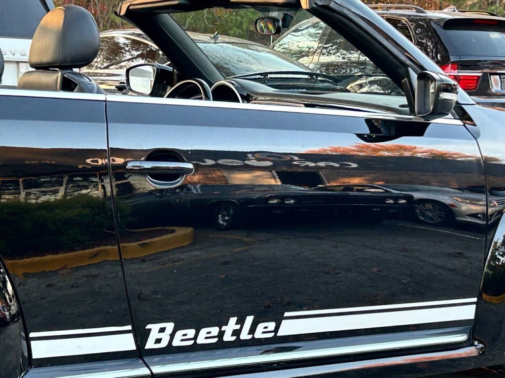 2013 Volkswagen Beetle Image 23