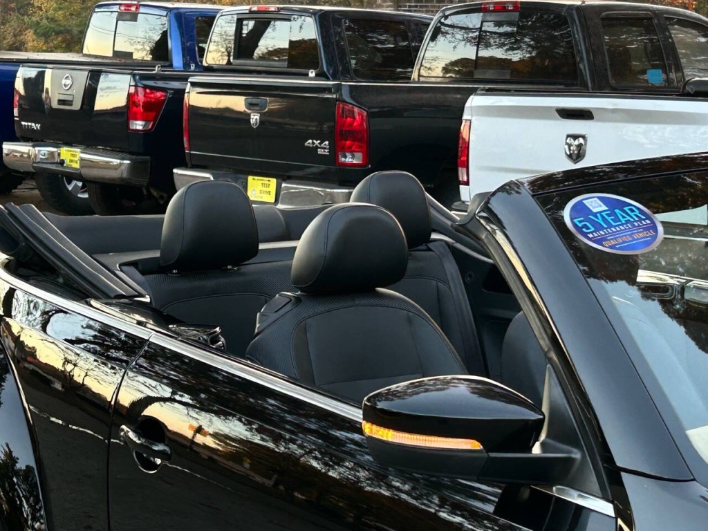 2013 Volkswagen Beetle Image 29