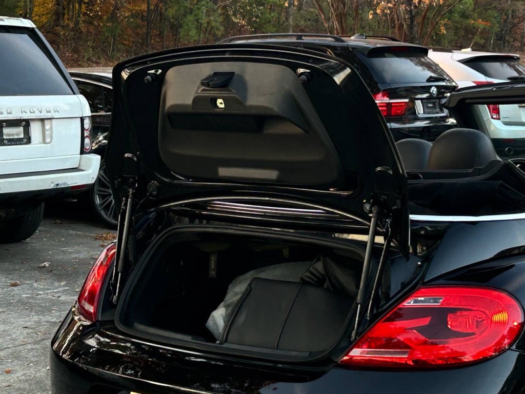 2013 Volkswagen Beetle Image 34