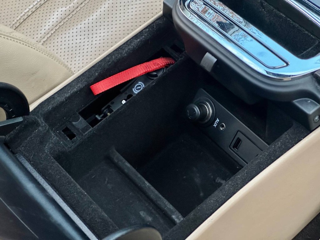 2012 Jaguar XJ Image 15