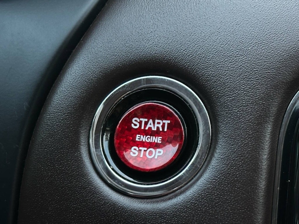 2012 Jaguar XJ Image 22