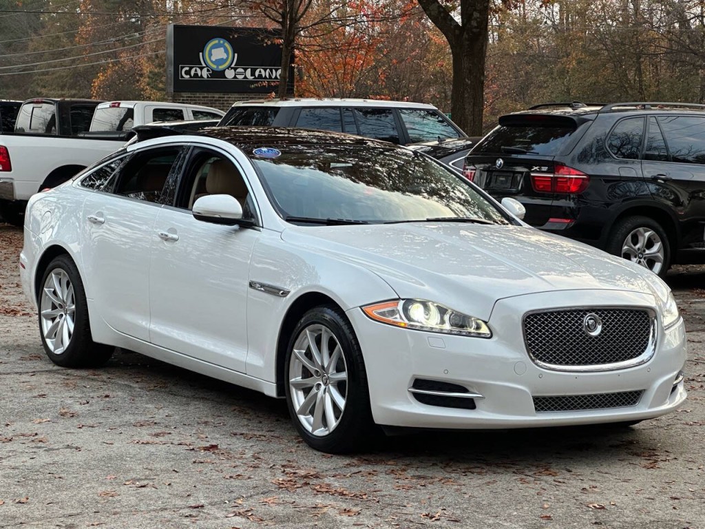 2012 Jaguar XJ Image 31