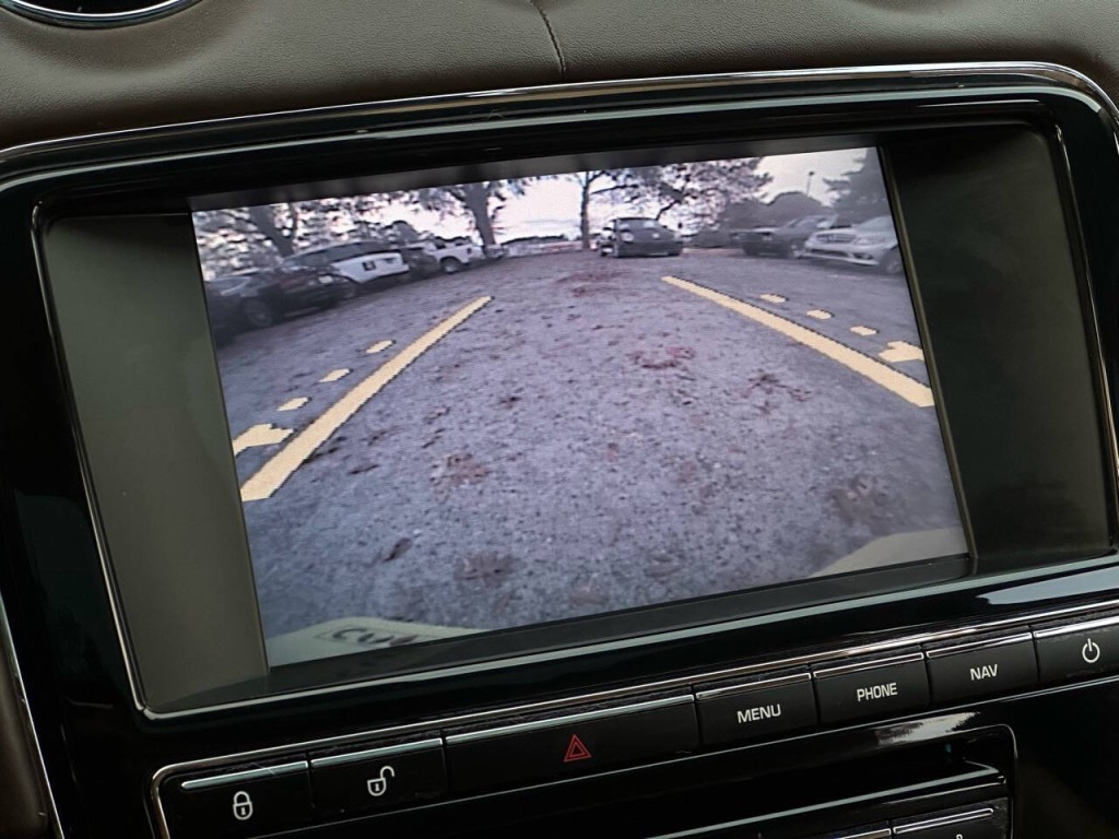 2012 Jaguar XJ Image 33