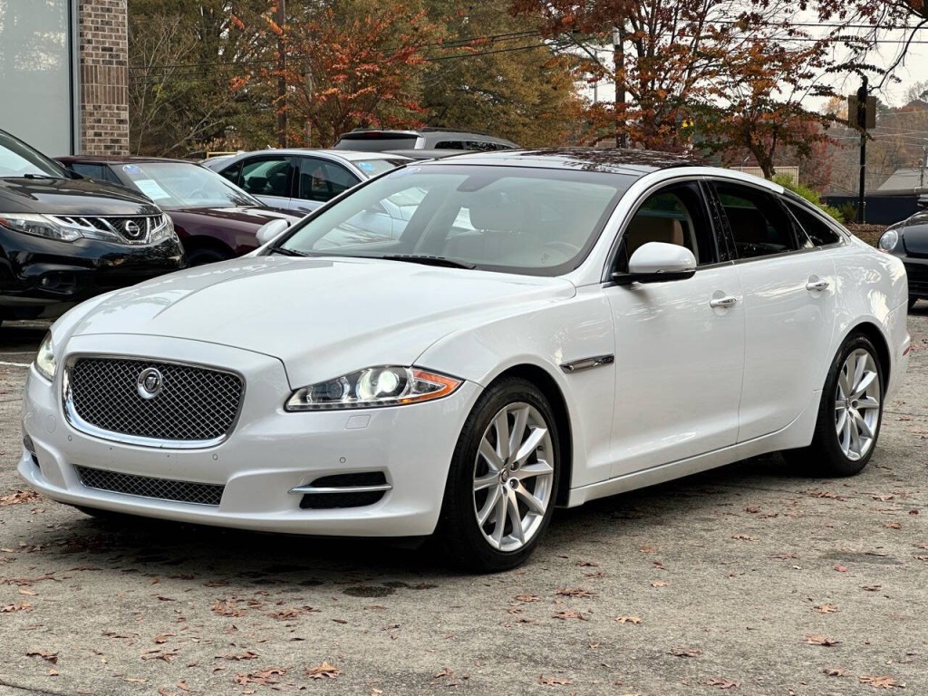 2012 Jaguar XJ Image 39