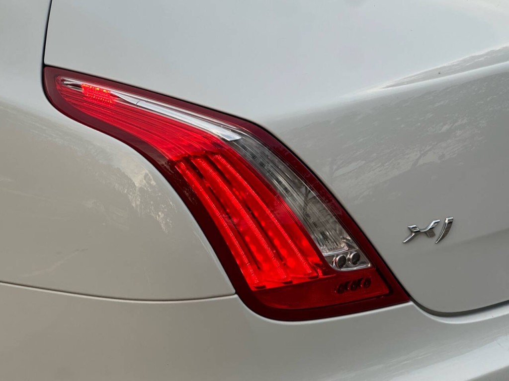 2012 Jaguar XJ Image 53