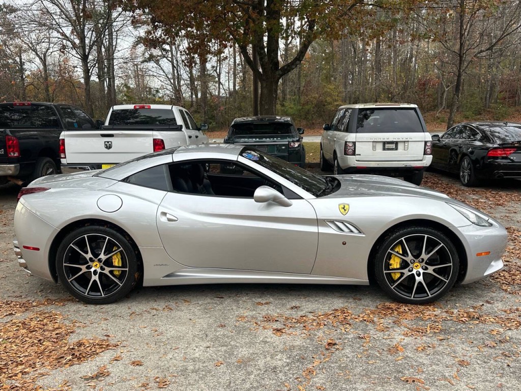 2012 Ferrari California Image 16