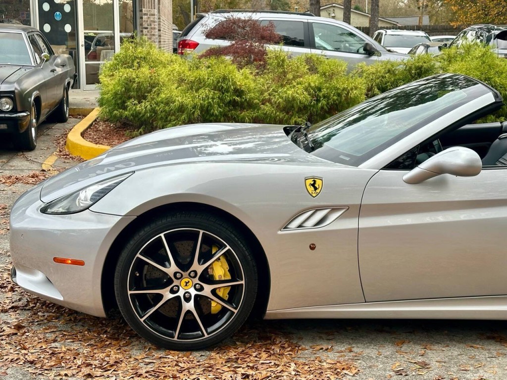 2012 Ferrari California Image 20