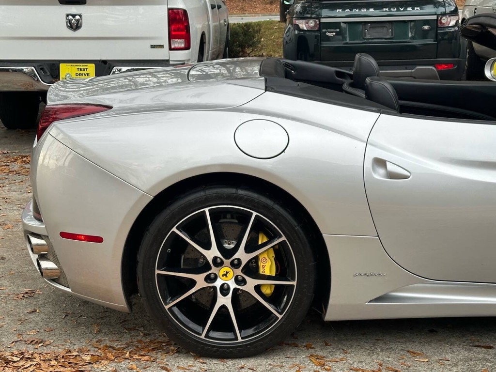 2012 Ferrari California Image 24