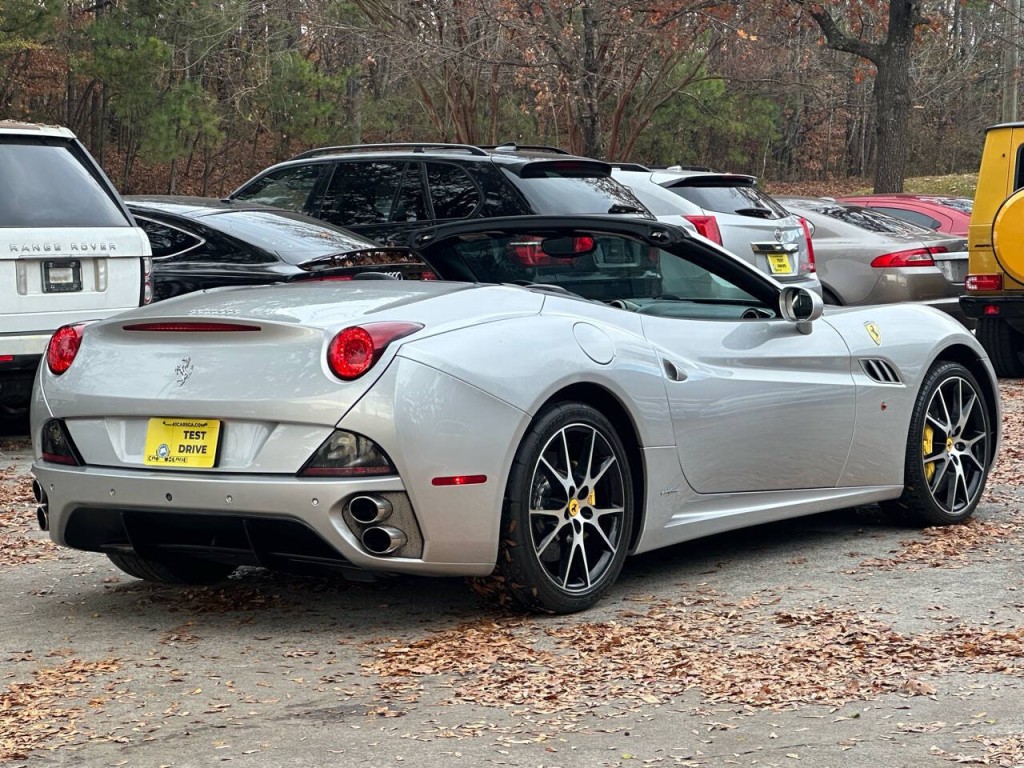 2012 Ferrari California Image 25