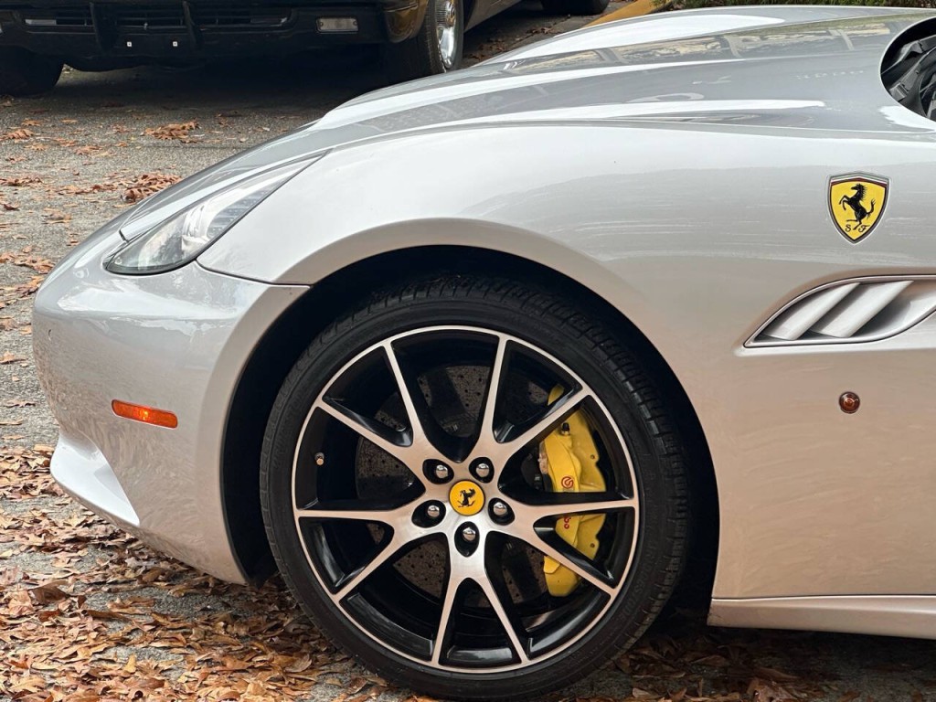 2012 Ferrari California Image 33