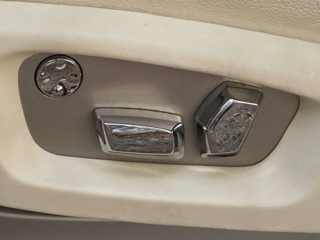 2011 Rolls-Royce Ghost Image 19