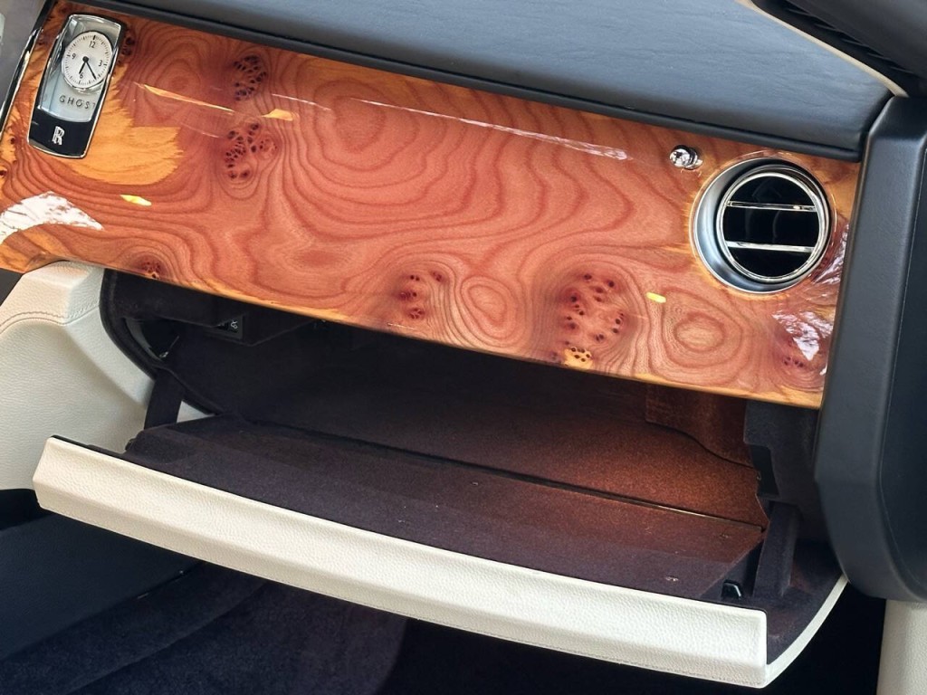 2011 Rolls-Royce Ghost Image 21