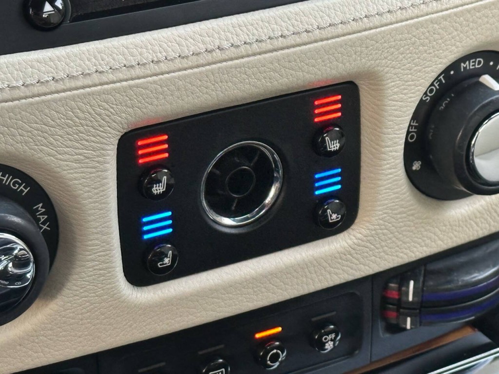 2011 Rolls-Royce Ghost Image 23