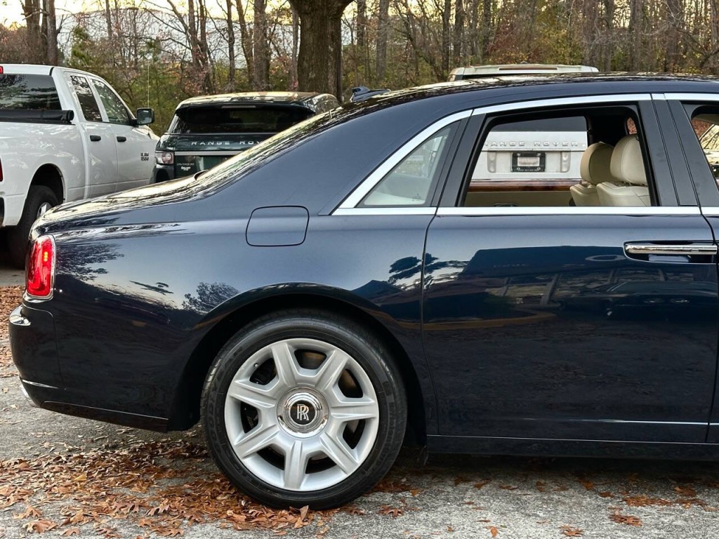 2011 Rolls-Royce Ghost Image 24