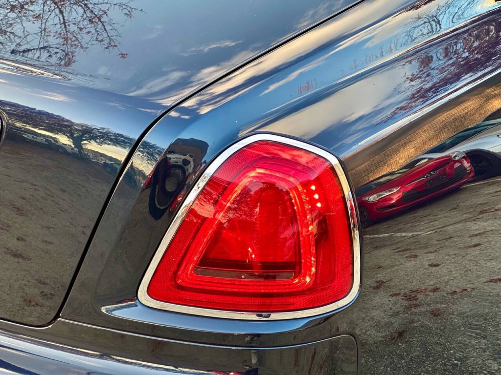 2011 Rolls-Royce Ghost Image 25