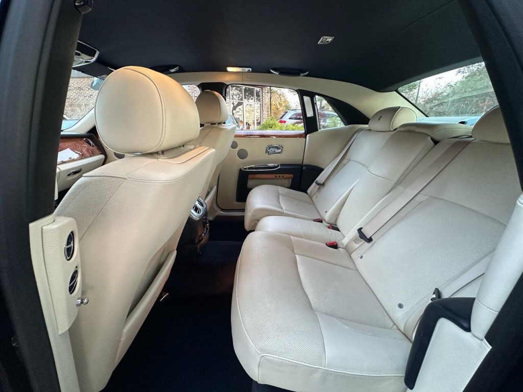 2011 Rolls-Royce Ghost Image 33