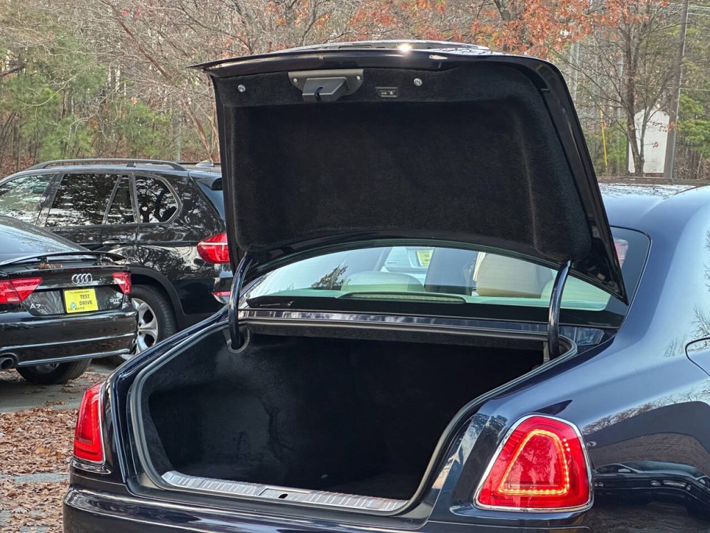 2011 Rolls-Royce Ghost Image 37