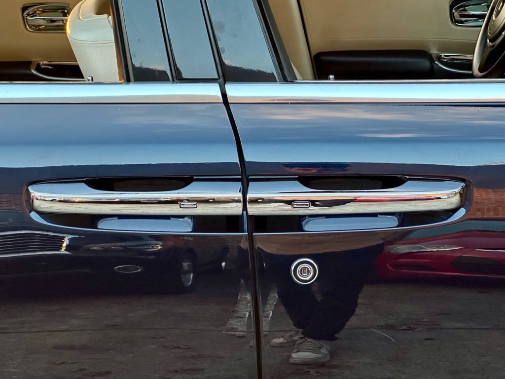 2011 Rolls-Royce Ghost Image 40