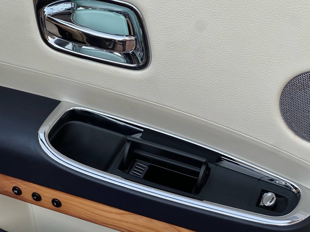 2011 Rolls-Royce Ghost Image 47