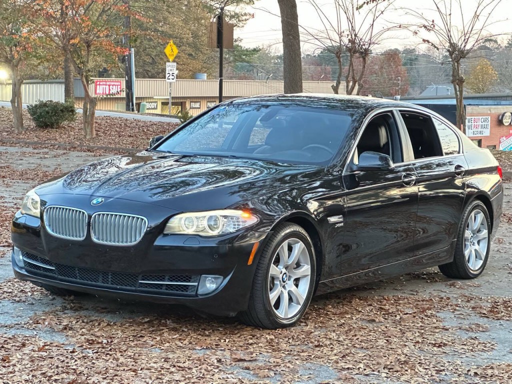 2011 BMW 5 Series Image 9