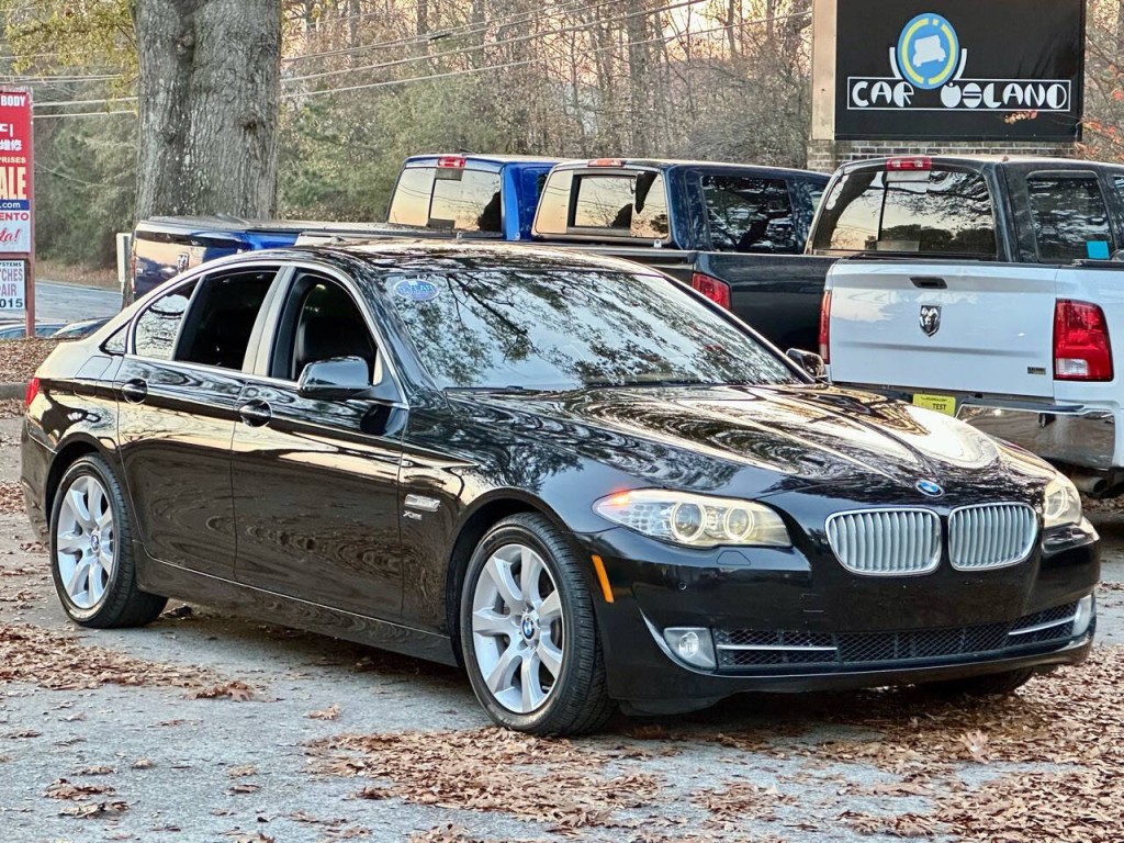 2011 BMW 5 Series Image 11