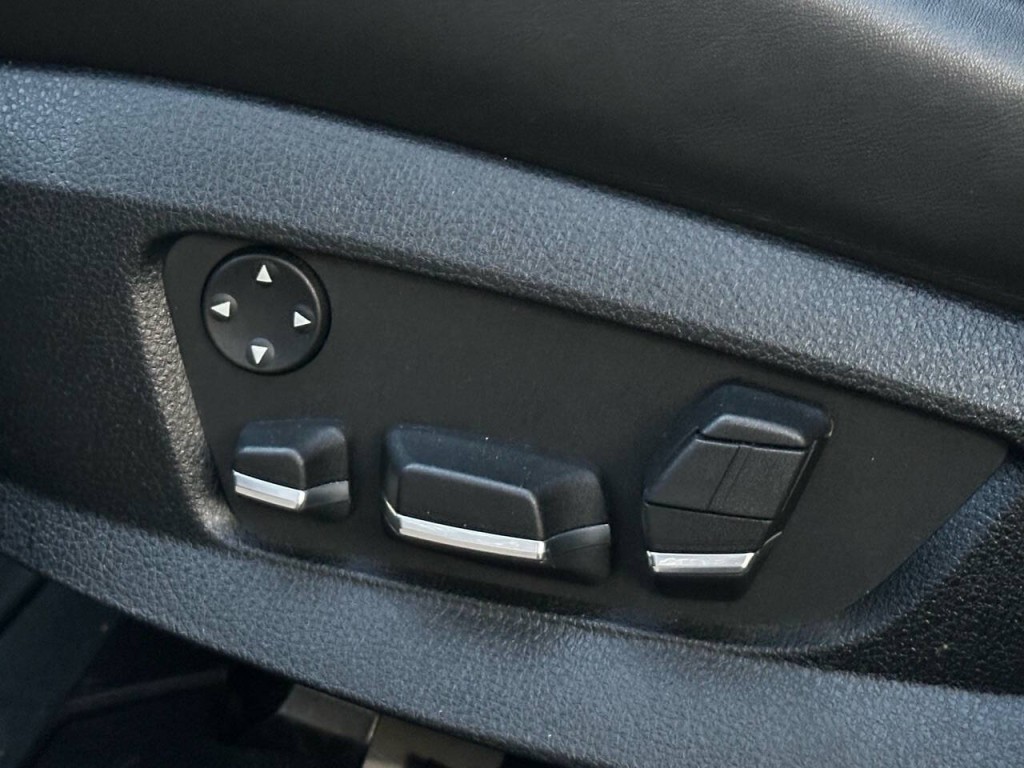 2011 BMW 5 Series Image 13