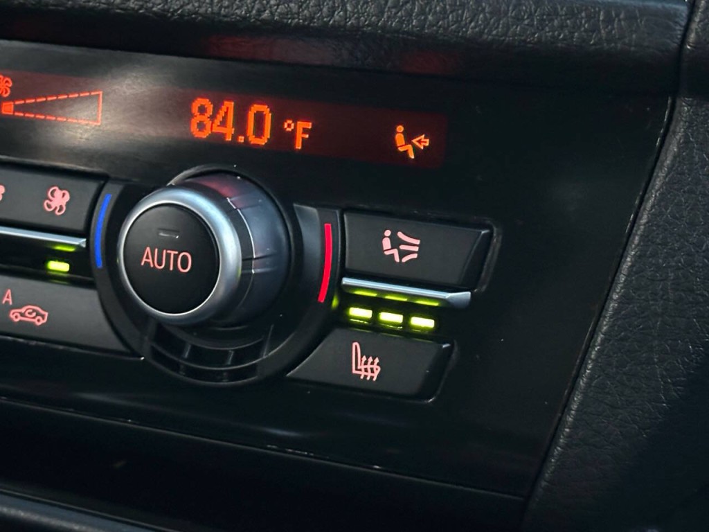 2011 BMW 5 Series Image 15