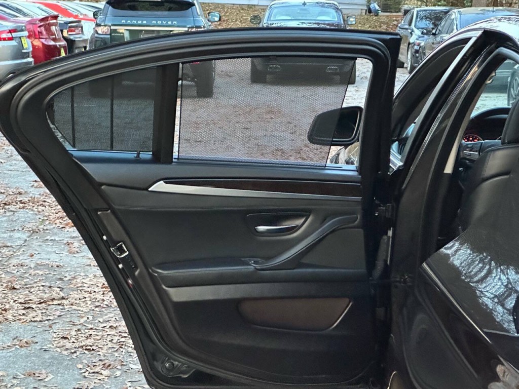 2011 BMW 5 Series Image 19