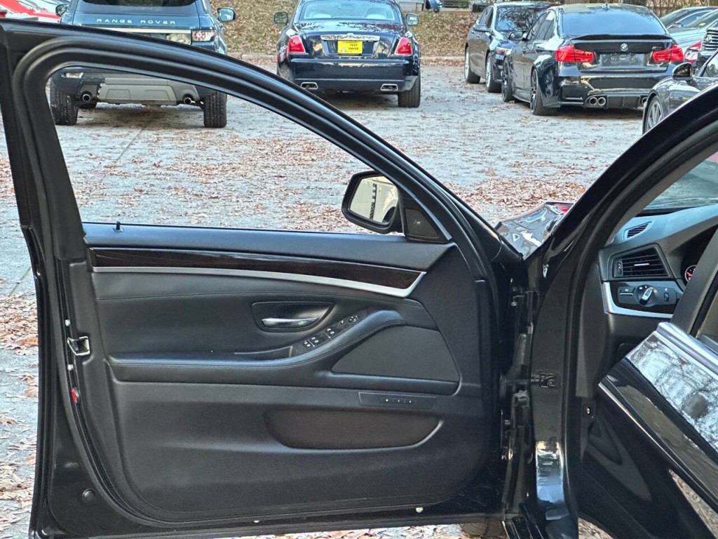 2011 BMW 5 Series Image 20