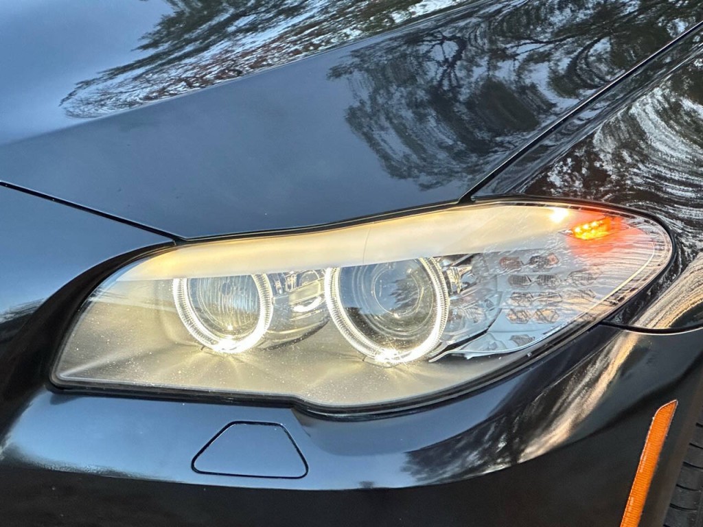 2011 BMW 5 Series Image 24