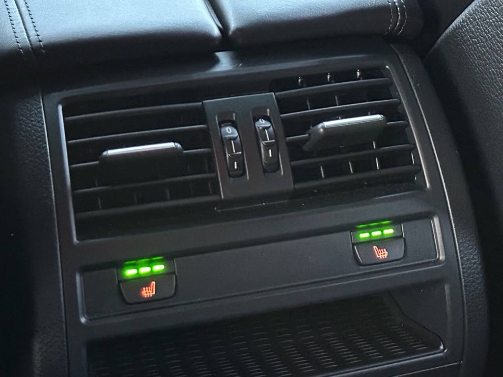 2011 BMW 5 Series Image 25