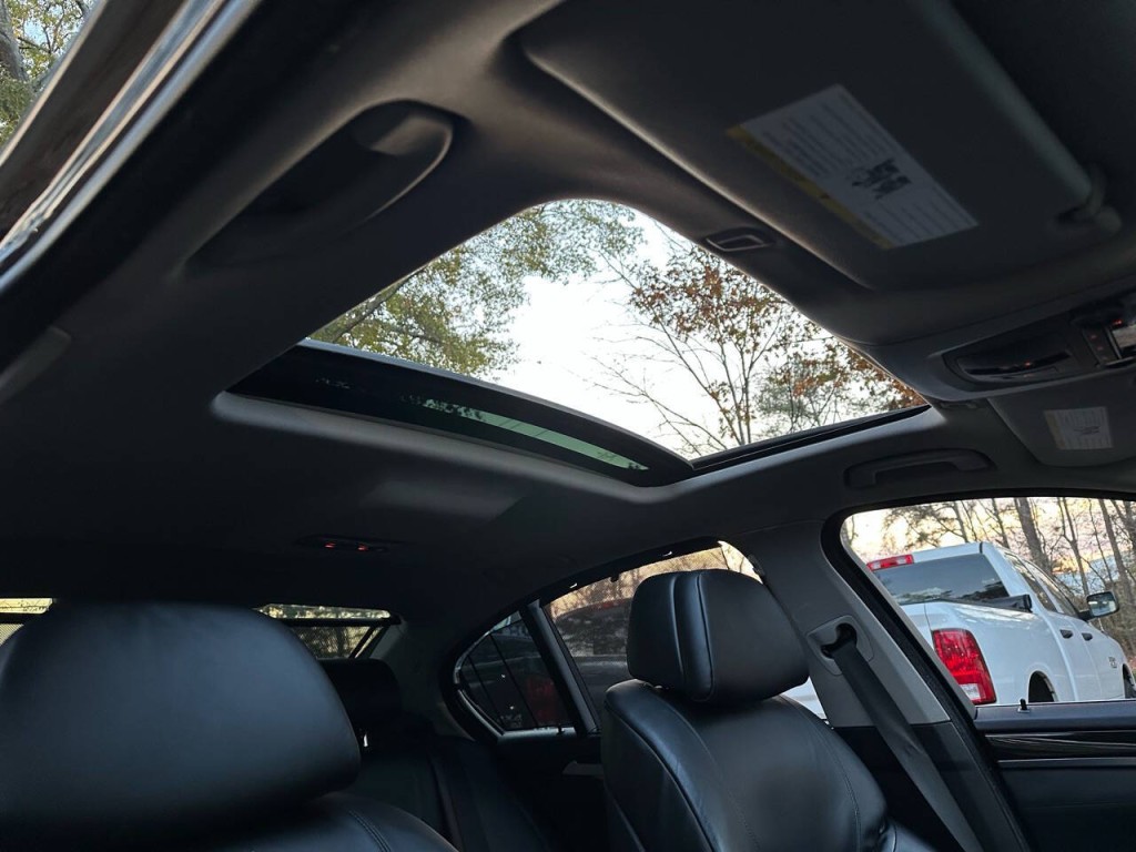 2011 BMW 5 Series Image 27