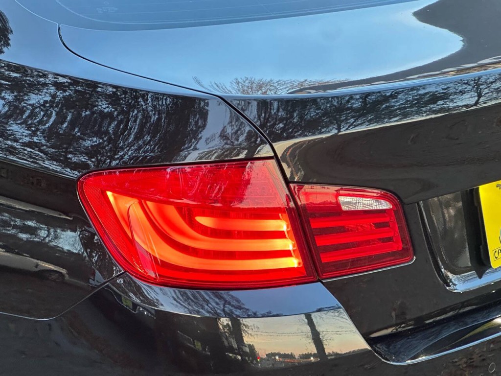 2011 BMW 5 Series Image 36