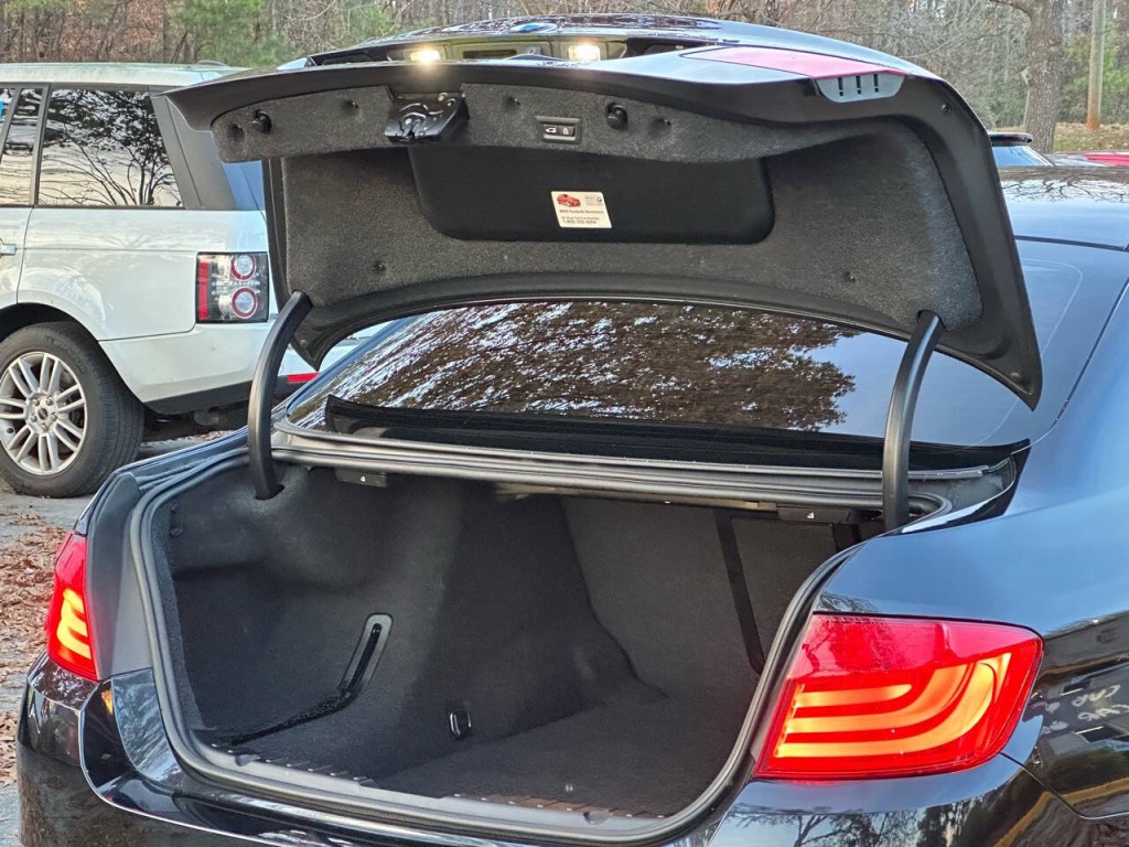 2011 BMW 5 Series Image 38