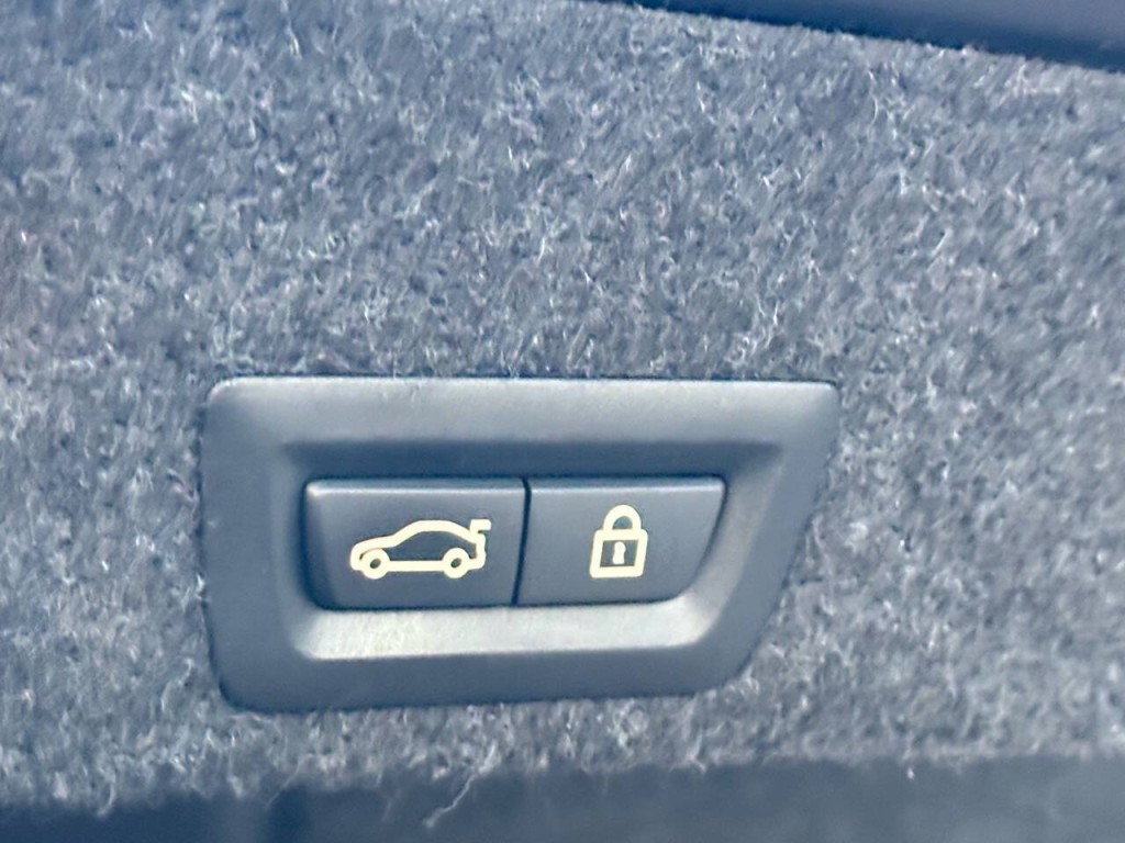 2011 BMW 5 Series Image 44