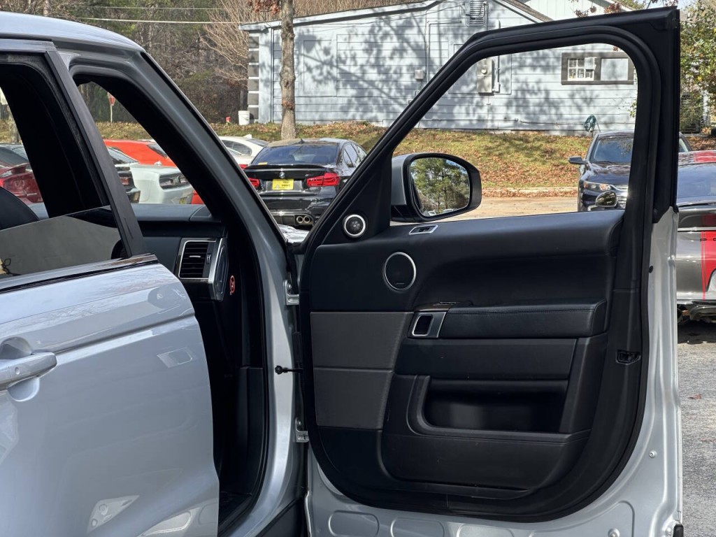 2016 Land Rover Range Rover Sport Image 19