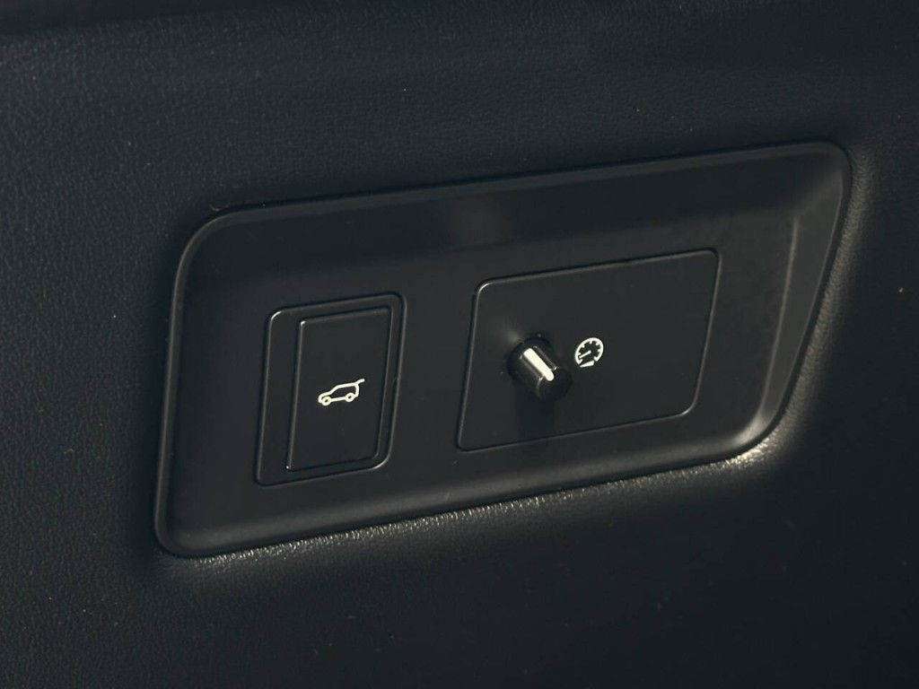 2016 Land Rover Range Rover Sport Image 35