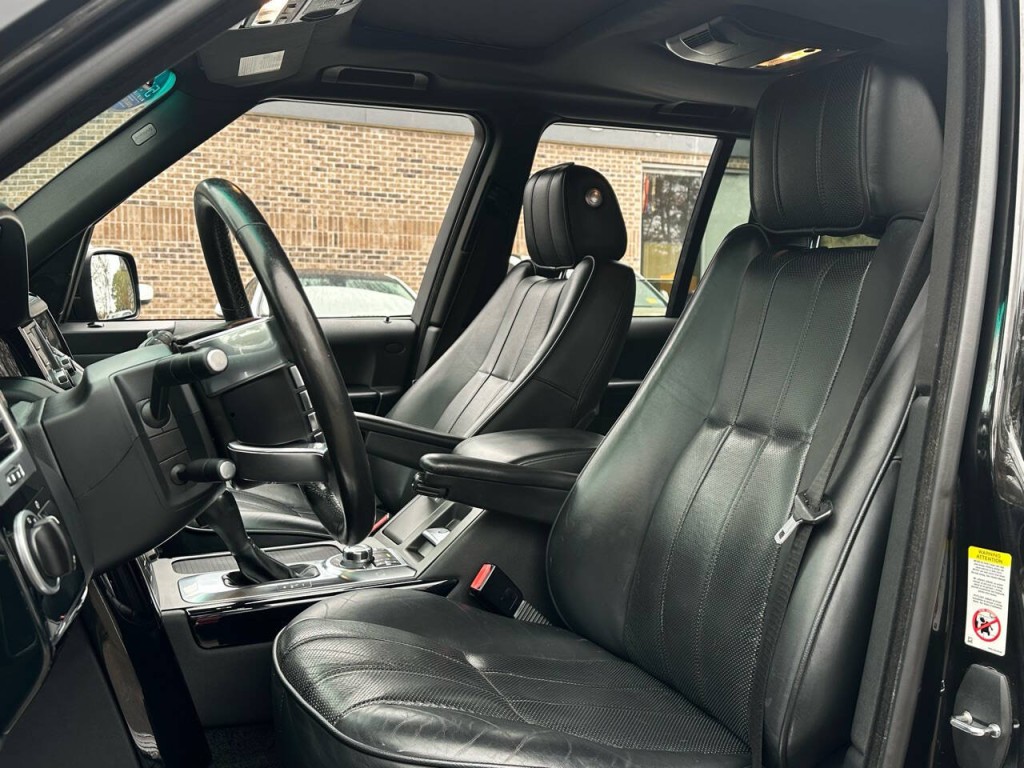 2011 Land Rover Range Rover Image 3