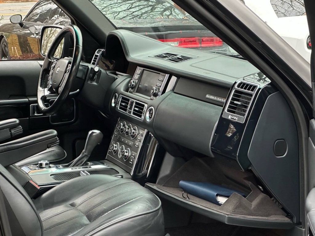 2011 Land Rover Range Rover Image 21