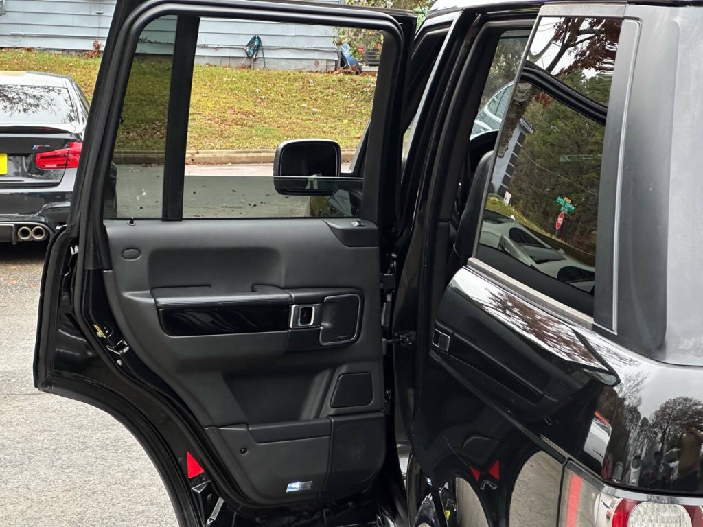 2011 Land Rover Range Rover Image 23