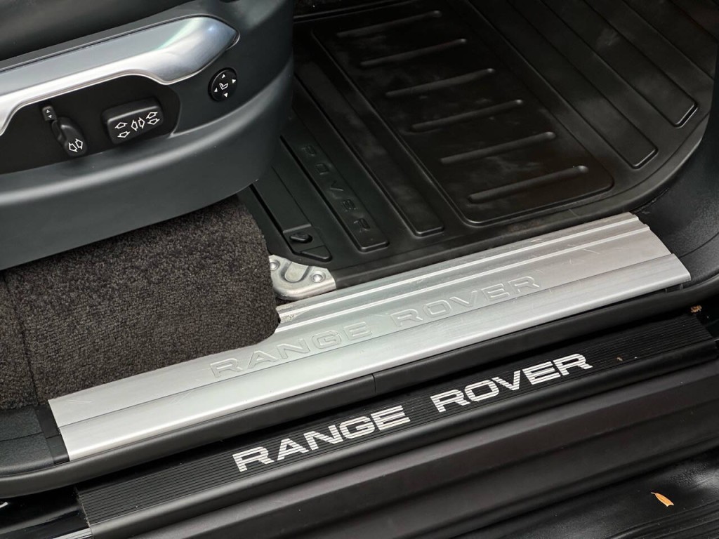 2011 Land Rover Range Rover Image 31