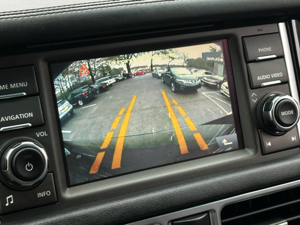 2011 Land Rover Range Rover Image 32