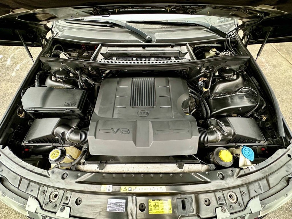 2011 Land Rover Range Rover Image 40