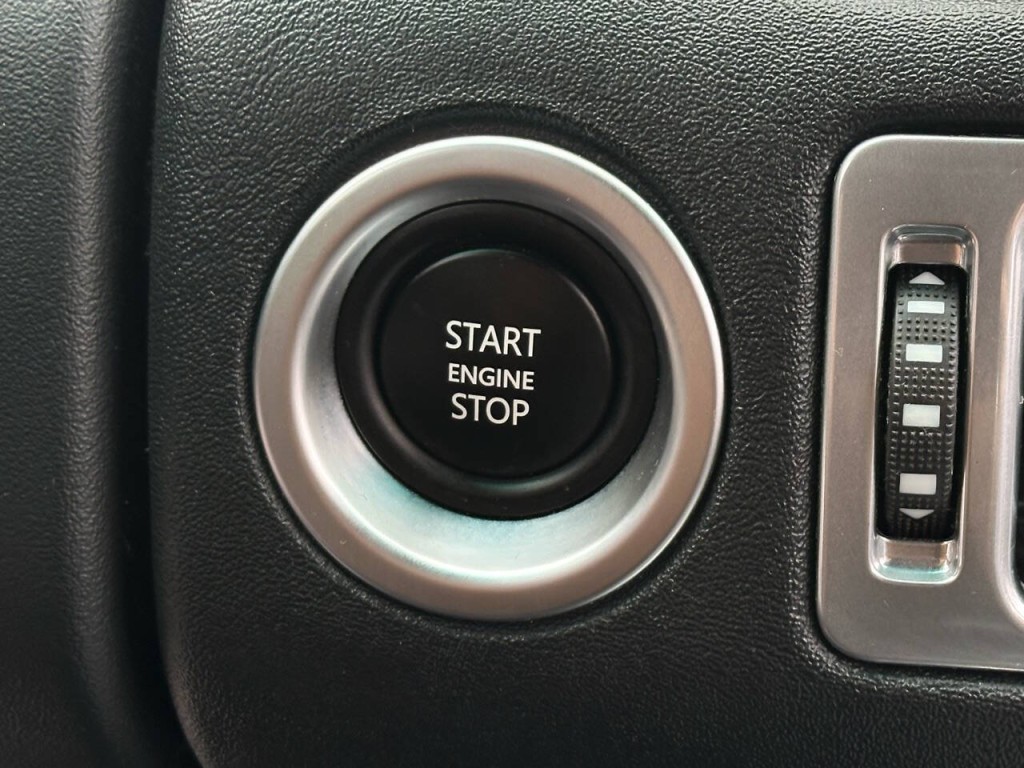 2011 Land Rover Range Rover Image 43