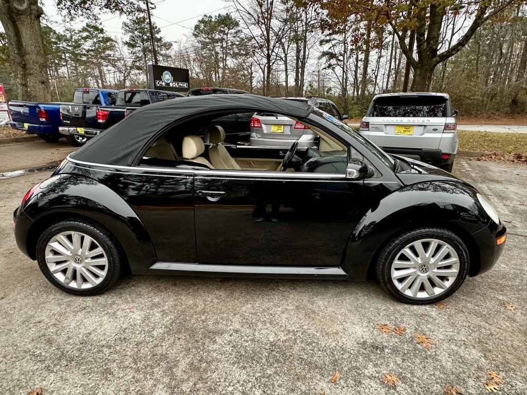 2008 Volkswagen Beetle Image 8